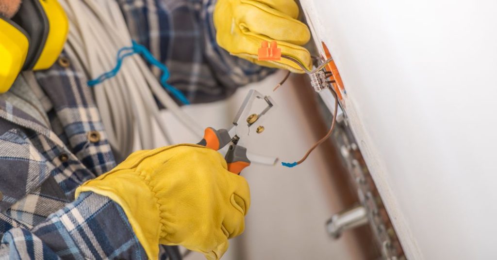 Consertos e manutenções elétricas em São Carlos